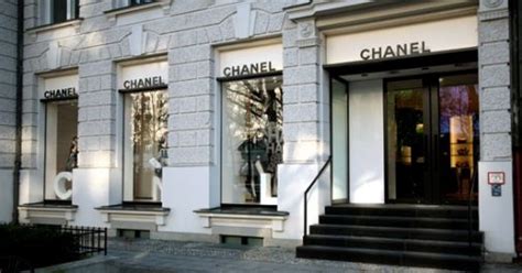 avenue montaigne paris chanel